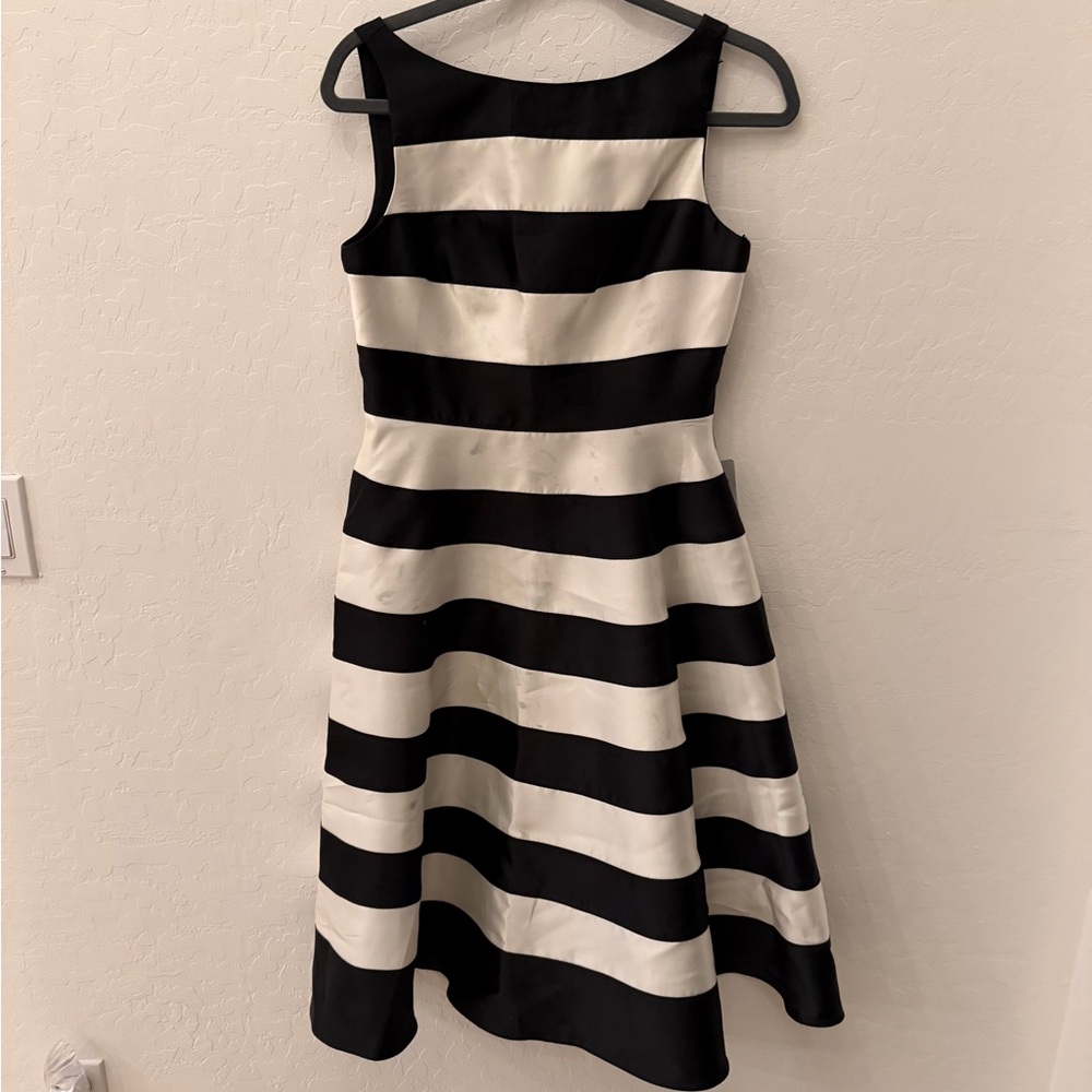 Adrianna Papell Black & White Stripe Fit-and-Flare Dress – Size 4 NWT